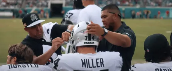 Raiders Mo helmet 2