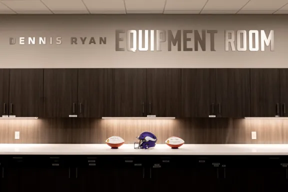 2023 1111 dennisryan-01